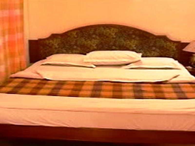 Sai Towers Hotel Путапарти Екстериор снимка