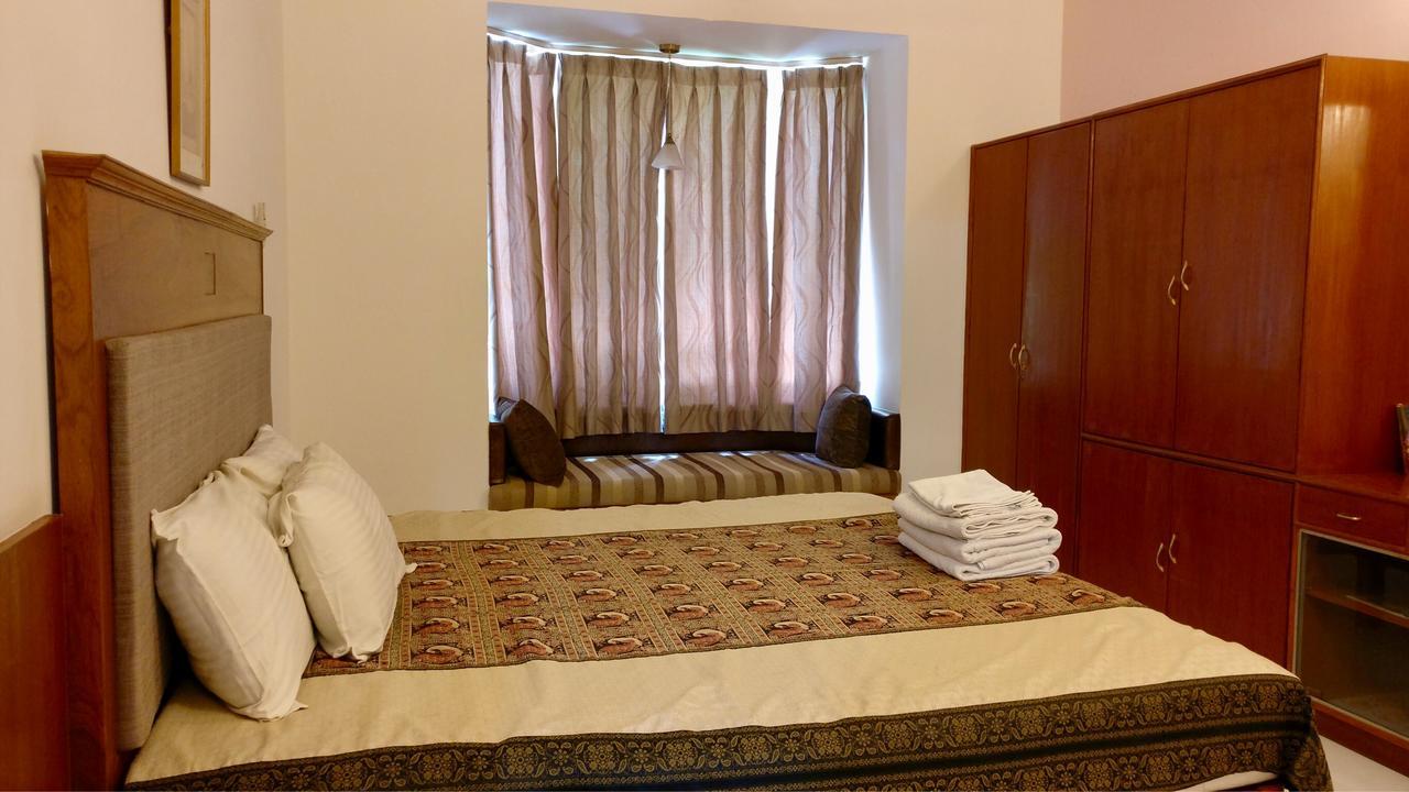 Sai Towers Hotel Путапарти Екстериор снимка
