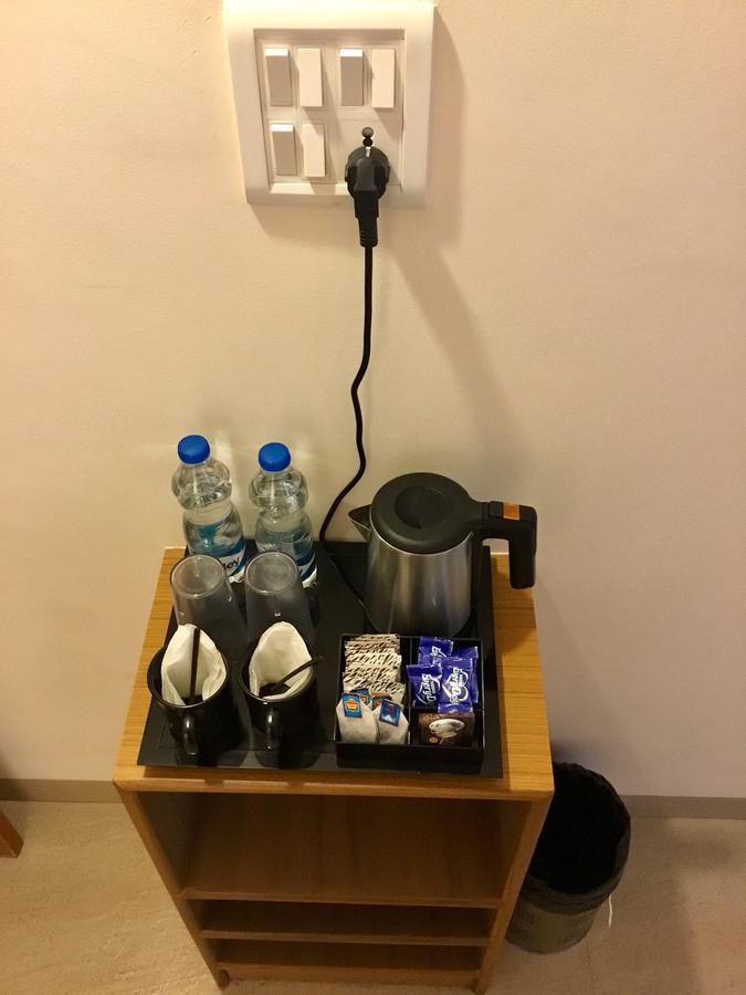 Sai Towers Hotel Путапарти Екстериор снимка