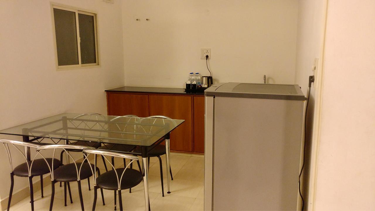 Sai Towers Hotel Путапарти Екстериор снимка