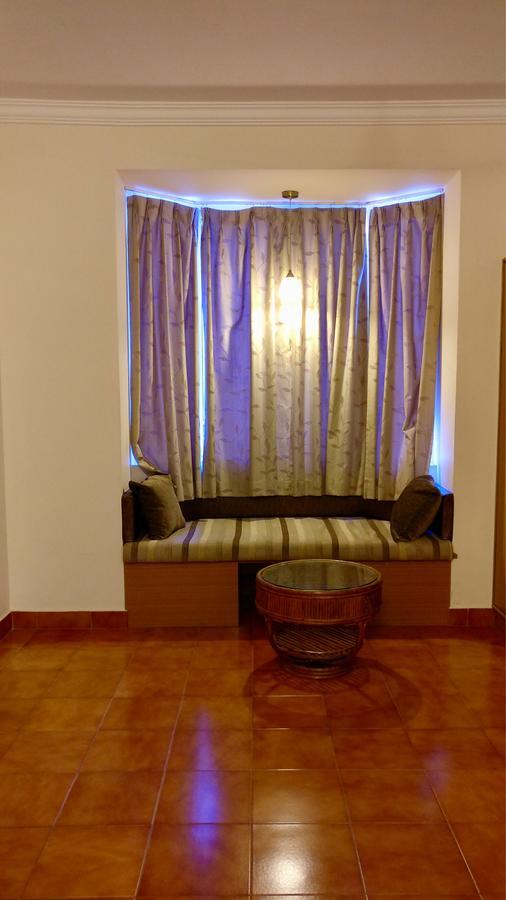 Sai Towers Hotel Путапарти Екстериор снимка